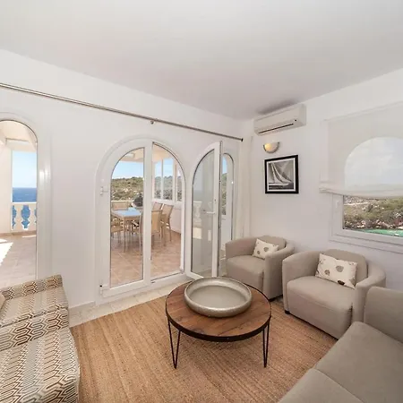 Es Macar Villa *